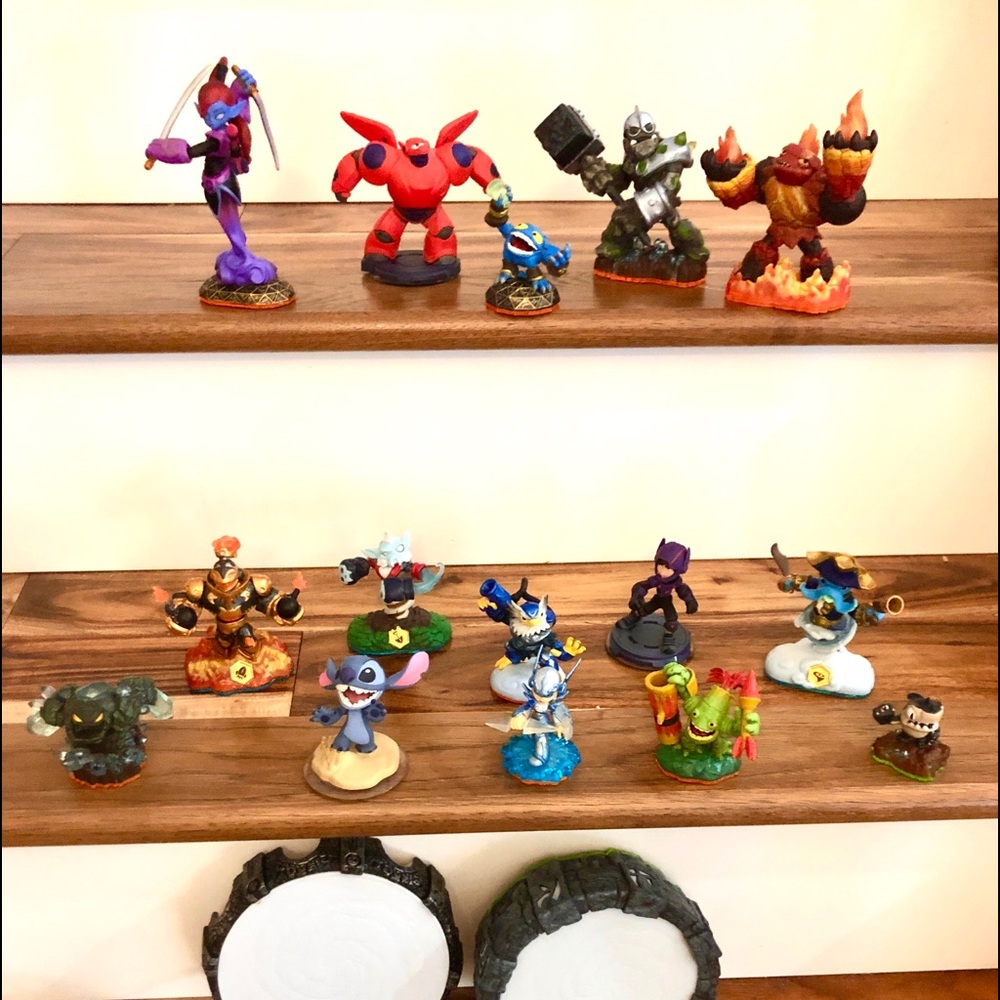 Sky landers 15 Total with Bases